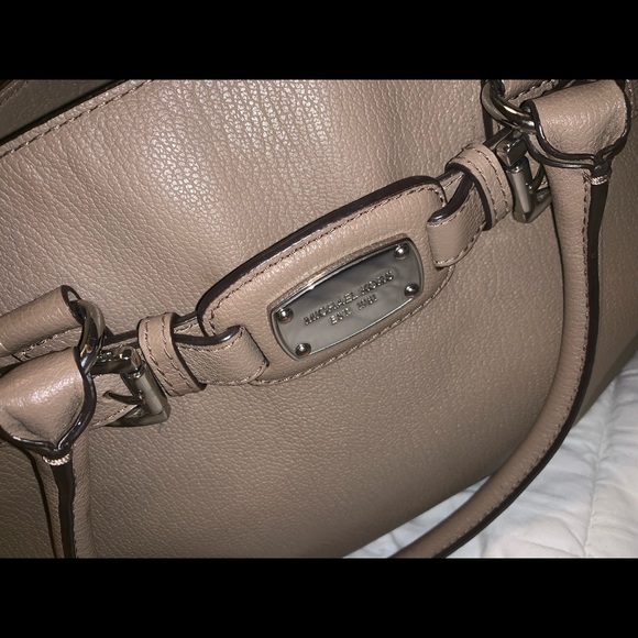Tan Michael Kors Handbag - Picture 2 of 5